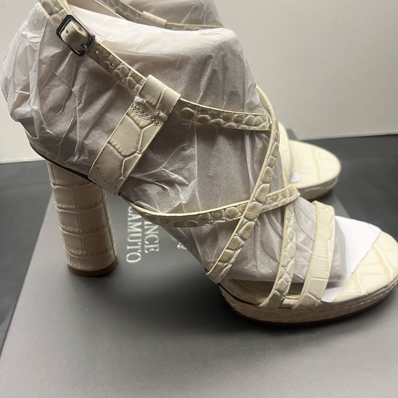 Vince Camuto - Size 6.5 - Brand new in box - Picture 3 of 14